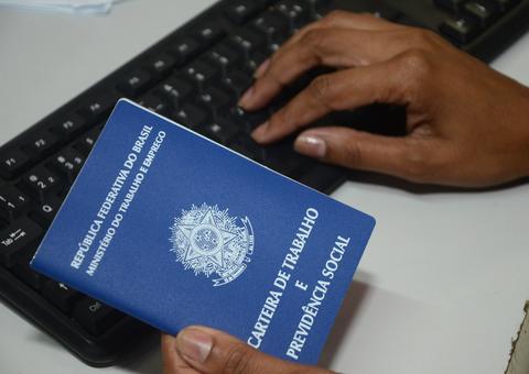 Sine oferta vagas para costureira, vendedor e outras funções em Manaus