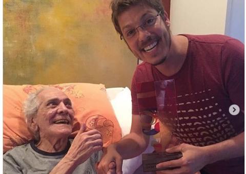 Artistas e amigos lamentam morte de Lúcio Mauro neste domingo