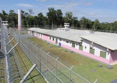 Suposta morte de detenta causa confusão em presídio de Manaus