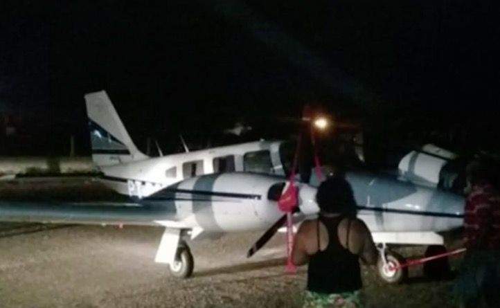 Na escuridão, avião com o cantor Amado Batista faz pouso de emergência