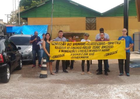 Aprovados no concurso da Seduc fazem protesto e cobram convocação imediata 