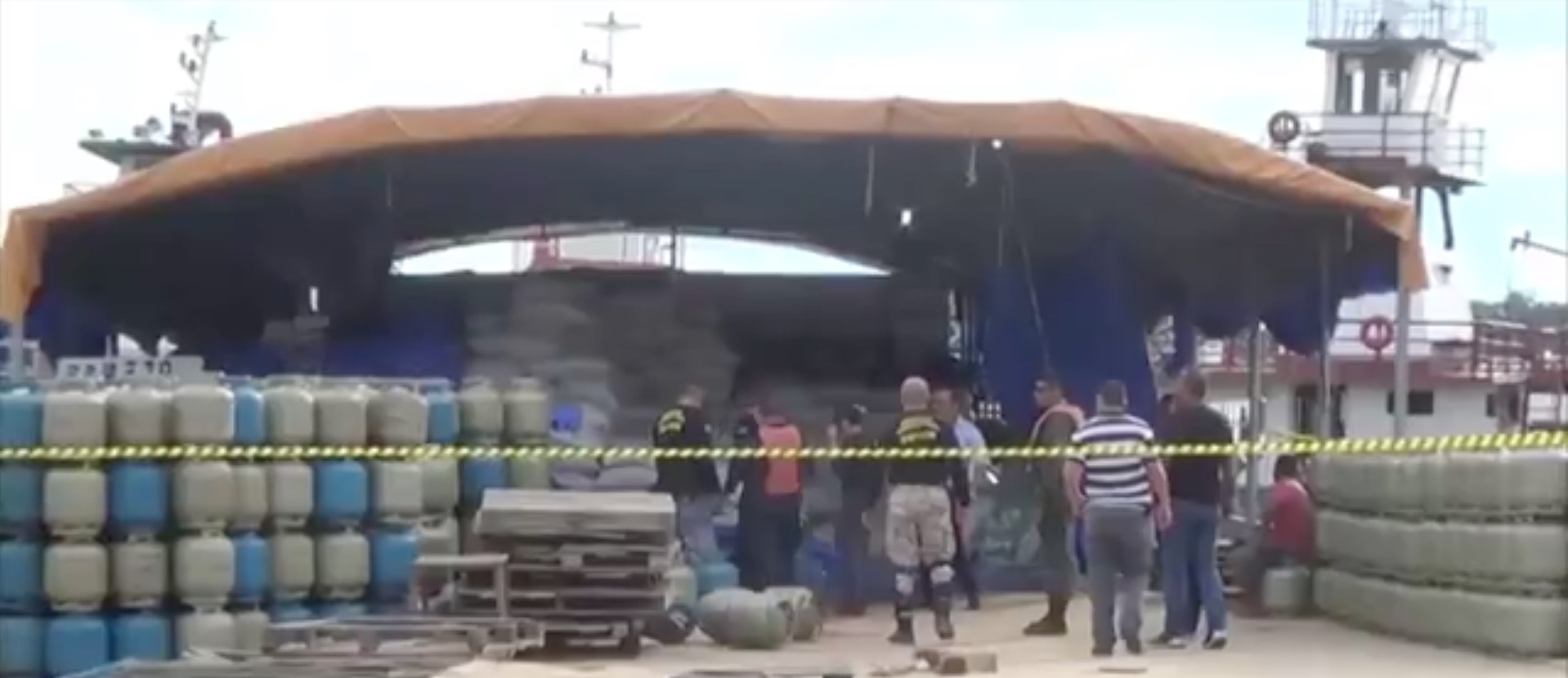 Porão de balsa onde duas pessoas morreram asfixiadas tinha 8% de oxigênio, diz Bombeiros 