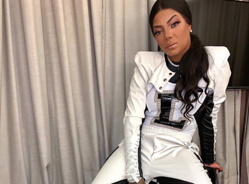 Após internação às pressas, Ludmilla recebe alta do hospital