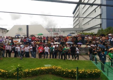 Professores apontam falta de coragem de Wilson e rejeitam proposta no Amazonas 