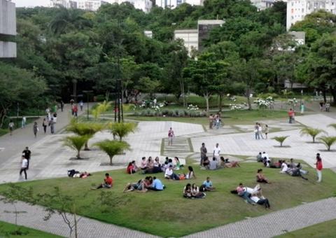 Juíza dá 5 dias para governo explicar corte nas universidades