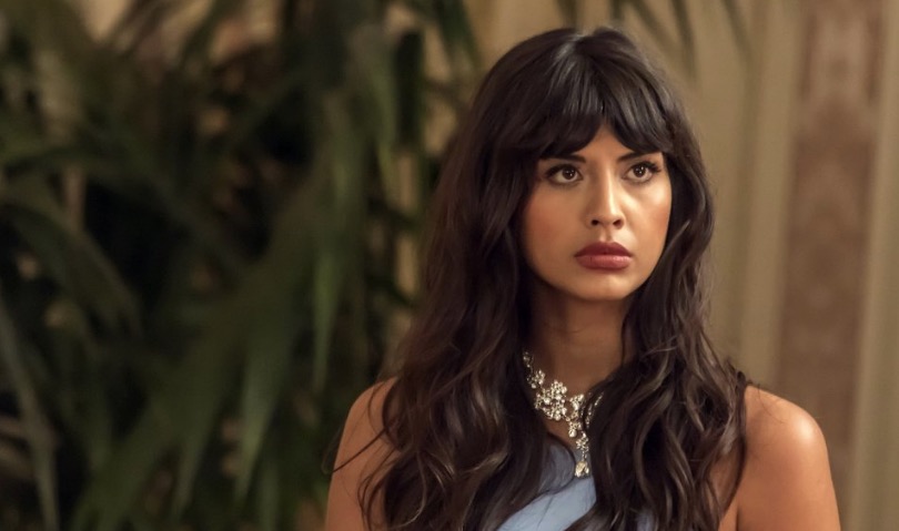 Jameela Jamil relembra aborto: 'melhor decisão para mim e o bebê'