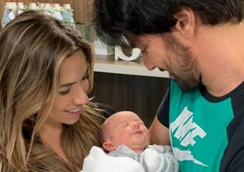 Patrícia Abravanel comemora 1 mês do filho e faz ensaio inspirado em Silvio Santos 