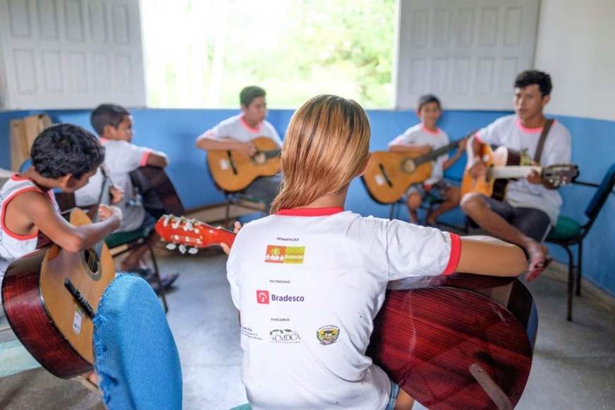 FAS seleciona profissionais para vagas de emprego no Amazonas