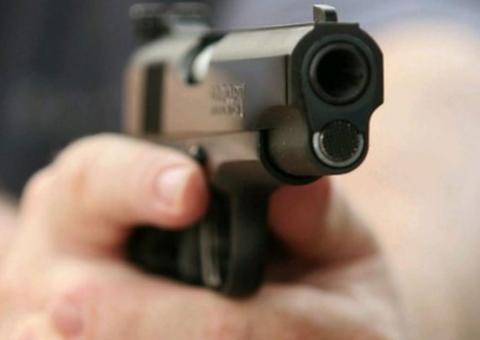 Homem é baleado por grupo misterioso em rua de Manaus