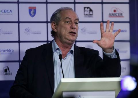 Ciro diz que Lula é 'enganador profissional' e 'defunto eleitoral'