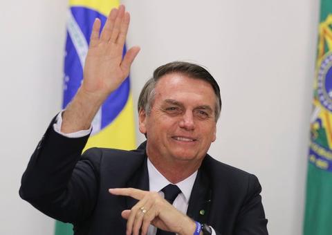 No Texas, Bolsonaro se encontra com Bush e recebe homenagem