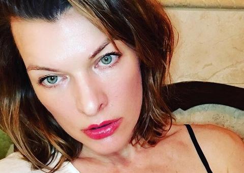Milla Jovovich revela ter sofrido aborto: 'não posso ficar em silêncio'