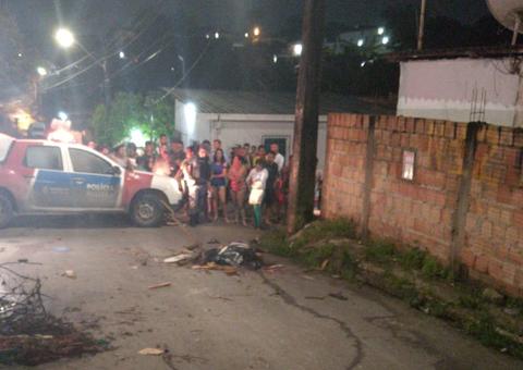 Homem com tornozeleira é morto com pauladas na cabeça em Manaus 