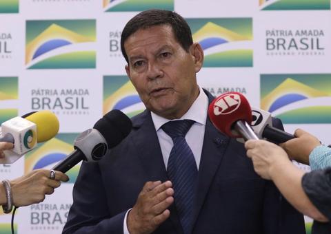 Mourão: 'Se o protesto era contra a educação, por que tinha 'Lula Livre'?'