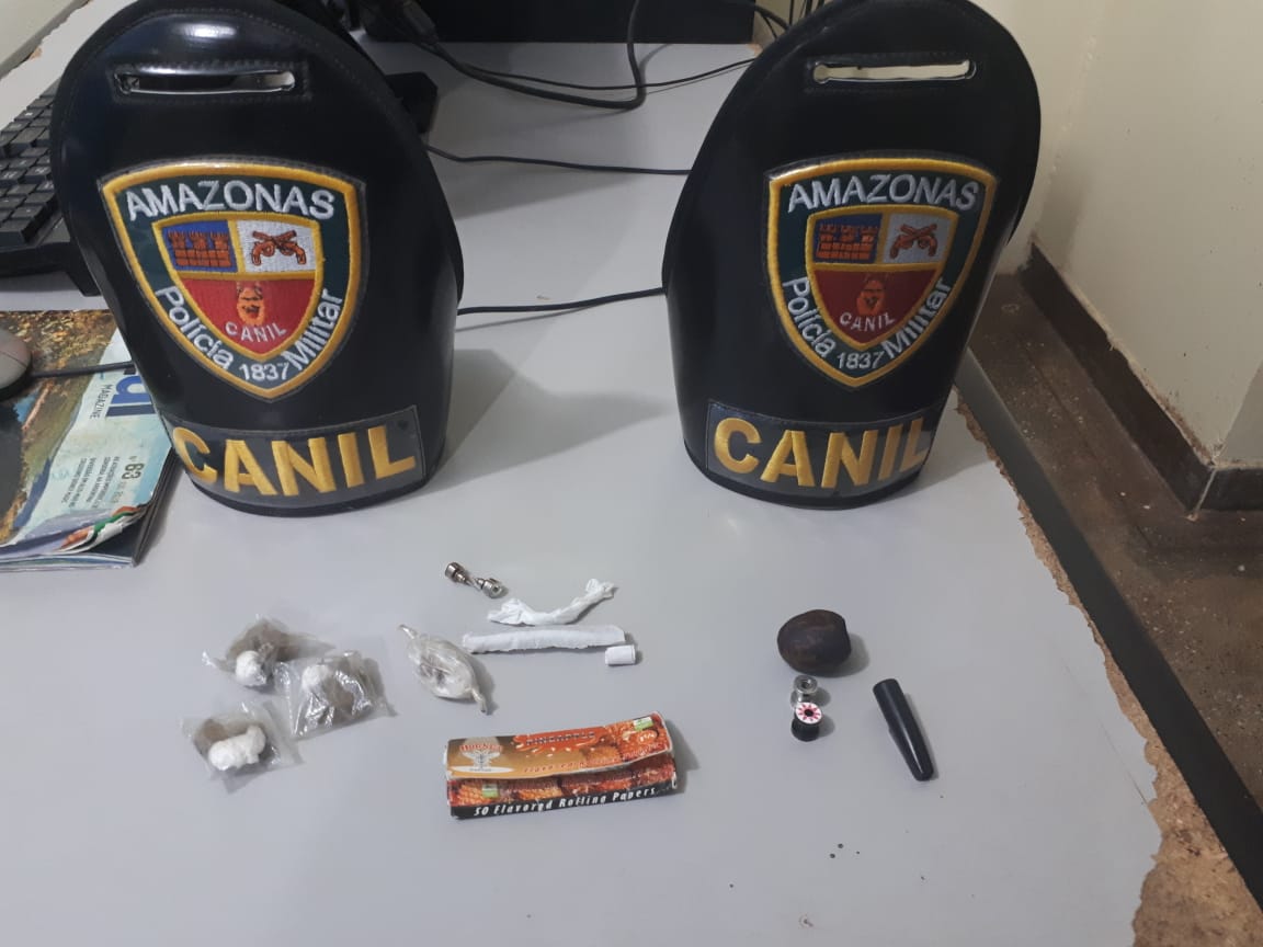 No Amazonas, alunos são flagrados vendendo droga dentro de escola