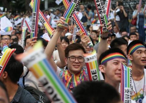Taiwan é primeiro país da Ásia a legalizar casamento gay