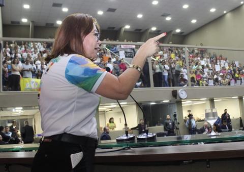 Sinteam condena assédio a professores e manda recado para governador do Amazonas