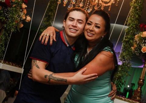 Com depressão, Whindersson Nunes aparece mais magro ao lado da família no Piauí