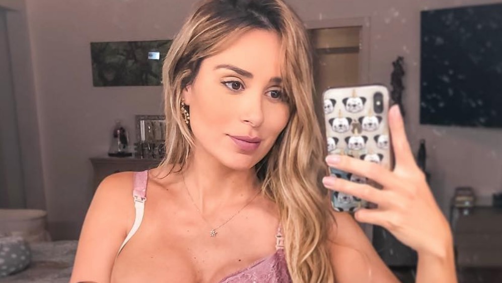 Mãe de 3, ex-bbb Letícia Santiago faz cirurgias plásticas no abdômen e na vagina