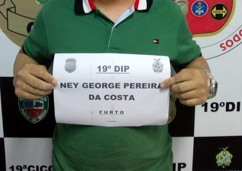  Dupla utilizava ‘chapolin' para furtar carros em estacionamento de supermercados, diz polícia 