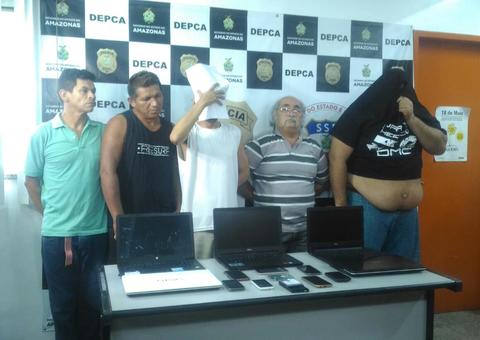Idoso e outros 4 homens são presos suspeitos de estuprar crianças em Manaus