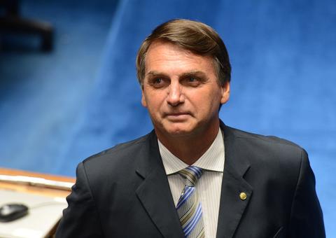 Bolsonaro diz a crianças que há muitas pessoas más, porém o bem vence o mal