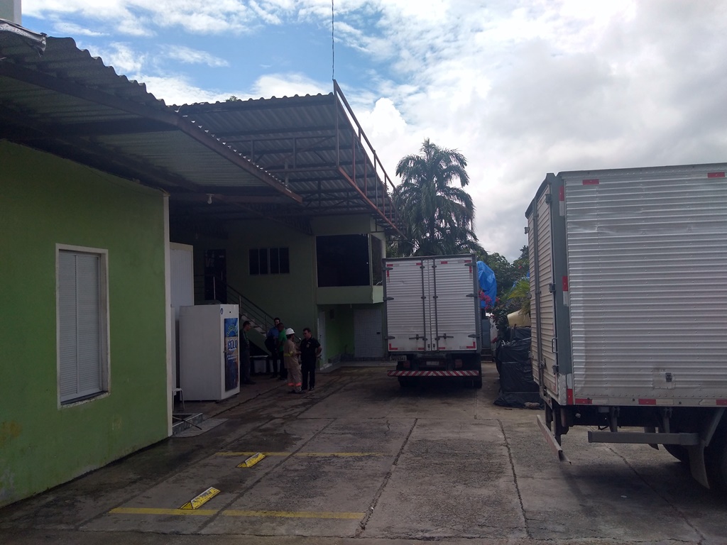 Com dívida de R$ 42 mil, fábrica de gelo é flagrada com ‘gato’ de energia em Manaus