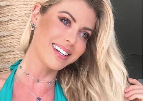 Família de Caroline Bittencourt realiza bazar beneficente com roupas da modelo