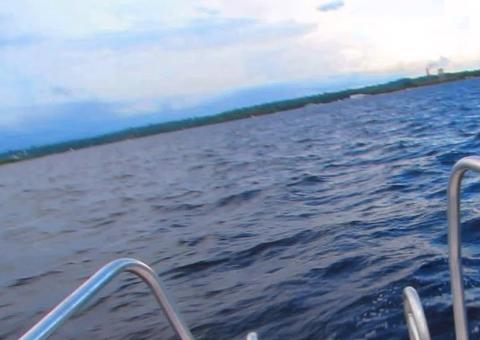 Criança desaparece em rio após acidente com embarcação em rio no Amazonas