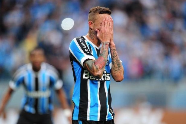 Grêmio perde para o Ceará fora de casa e segue na zona de rebaixamento