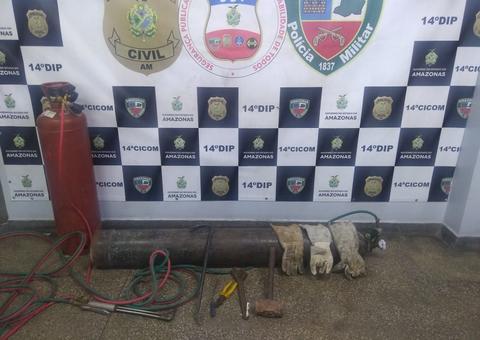 Criminosos fazem reféns e tentam levar cofre de posto de combustíveis em Manaus