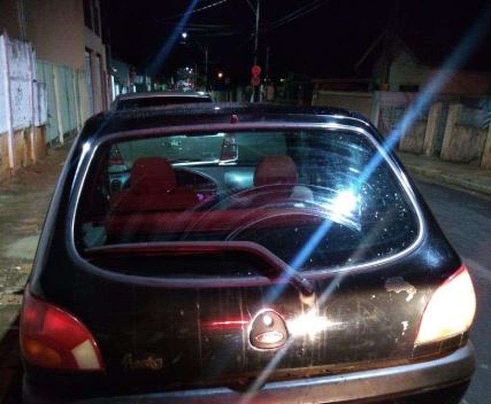 Menino de 10 anos é flagrado dirigindo carro furtado pela 3ª vez