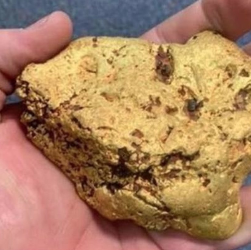 Australiano encontra pepita de ouro no valor de R$ 280 mil usando detector de metais