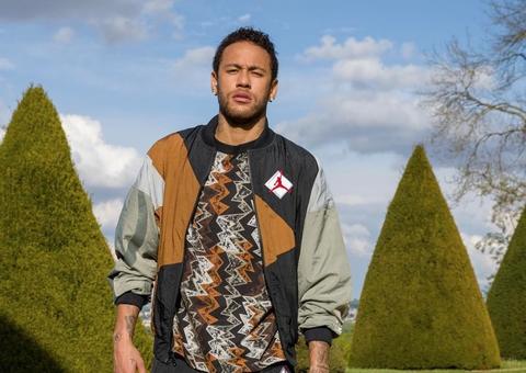 Neymar posa com Rihanna e se declara para cantora