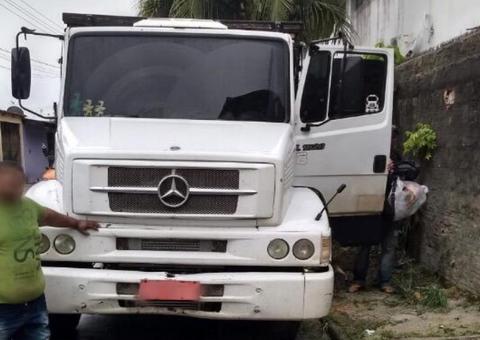 Treze veículos roubados são recuperados em Manaus