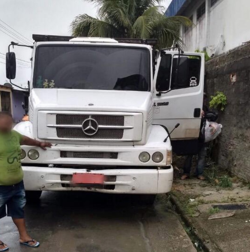 Treze veículos roubados são recuperados em Manaus