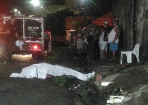 Homem é executado em frente à própria casa por atirador misterioso em Manaus