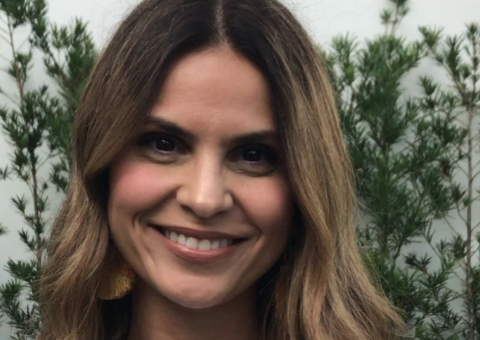 Durante entrevista Aline Barros pede que público pare de xingar Bolsonaro 