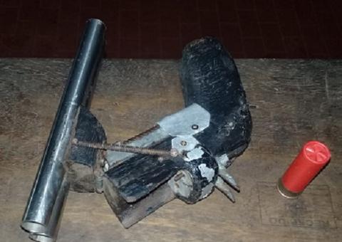 Adolescente de 13 anos é preso com carro roubado e arma caseira em Manaus