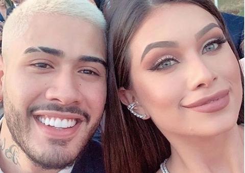 Separados, Kevinho se declara e beija Flávia Pavanelli em casamento de Carlinhos 