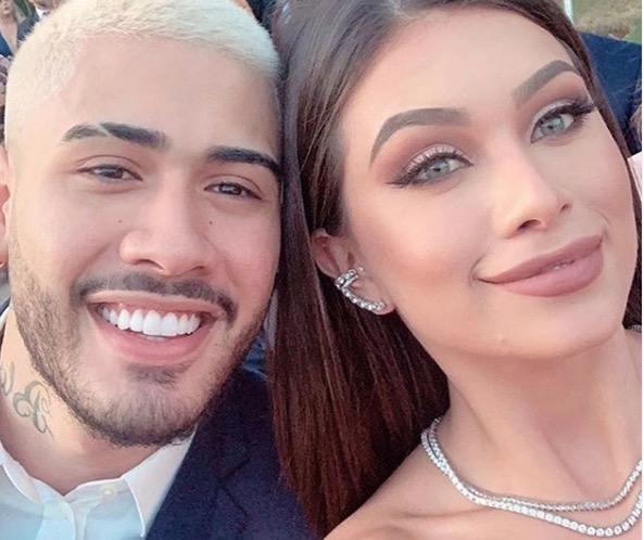 Separados, Kevinho se declara e beija Flávia Pavanelli em casamento de Carlinhos 