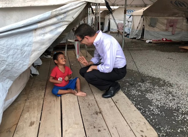 Bilionário se muda para Roraima e ajuda venezuelanos que chegam ao Brasil 