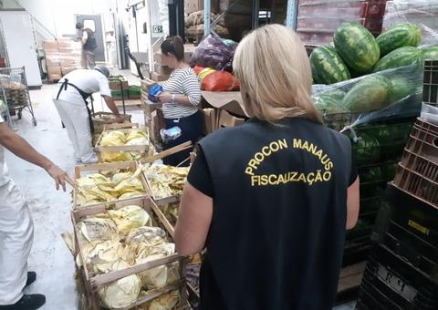 Procon apreende mais de 1 tonelada de alimentos impróprios em Manaus 