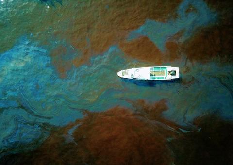 MPF requer R$ 3,5 milhões do Porto Chibatão pelo derramamento de óleo no rio Negro