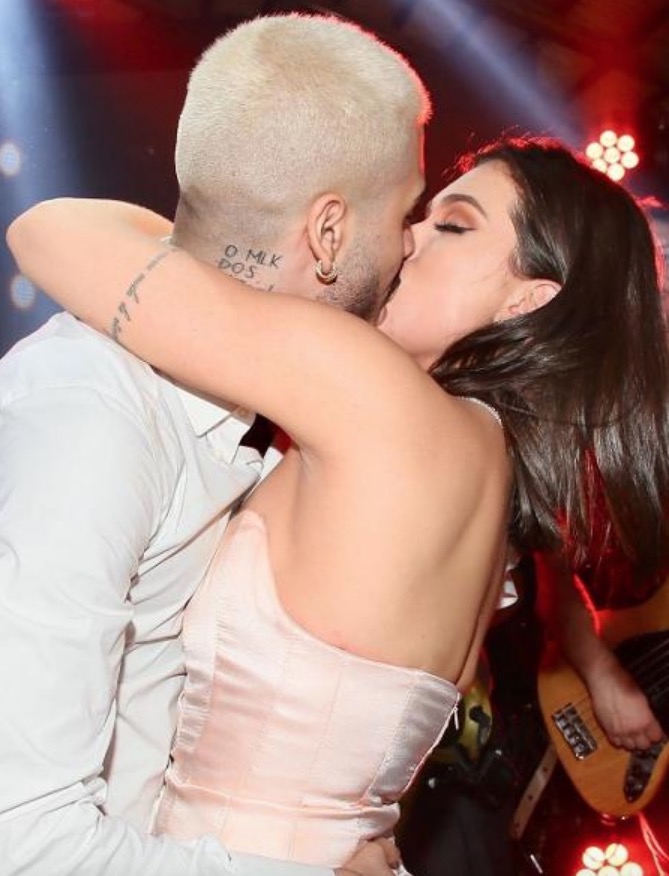 Após beijo, Kevinho e Flávia Pavanelli deixam festa juntos em jatinho