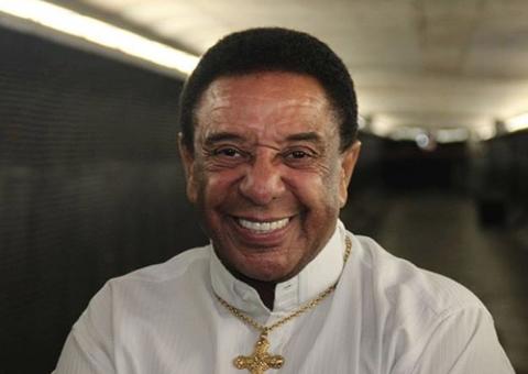 Agnaldo Timóteo é internado em UTI após princípio de AVC