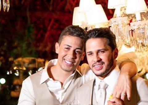 Carlinhos Maia explica porque não beijou o noivo no casamento