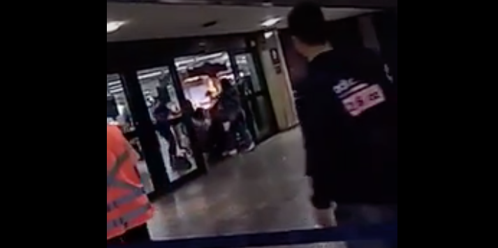 Durante confusão, três mulheres são esfaqueadas em aeroporto