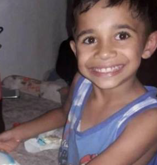 Menino de 7 anos morre atropelado ao tentar pegar bola em rodovia