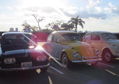 4º Encontro de Carros antigos movimenta shopping em Manaus